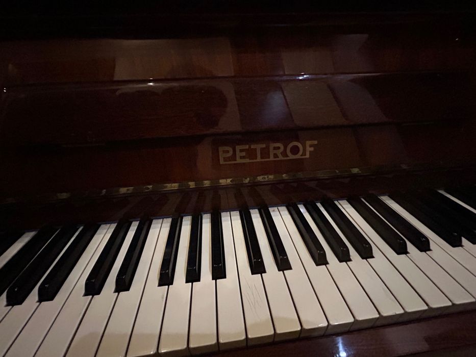 Продава се Пиано Petrof