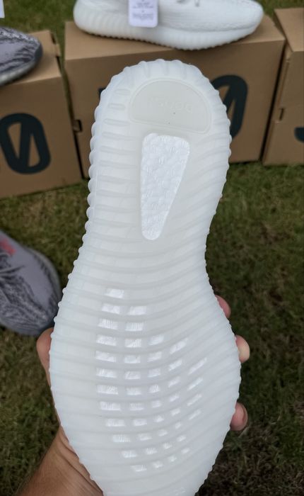 Adidas Yezzy 350 Alb - White / Premium 2026
