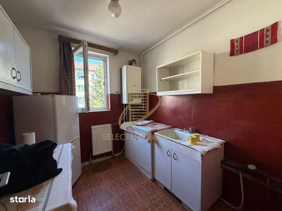 Apartament de 2 camere, decomandat, 49 mp., zona Decebal