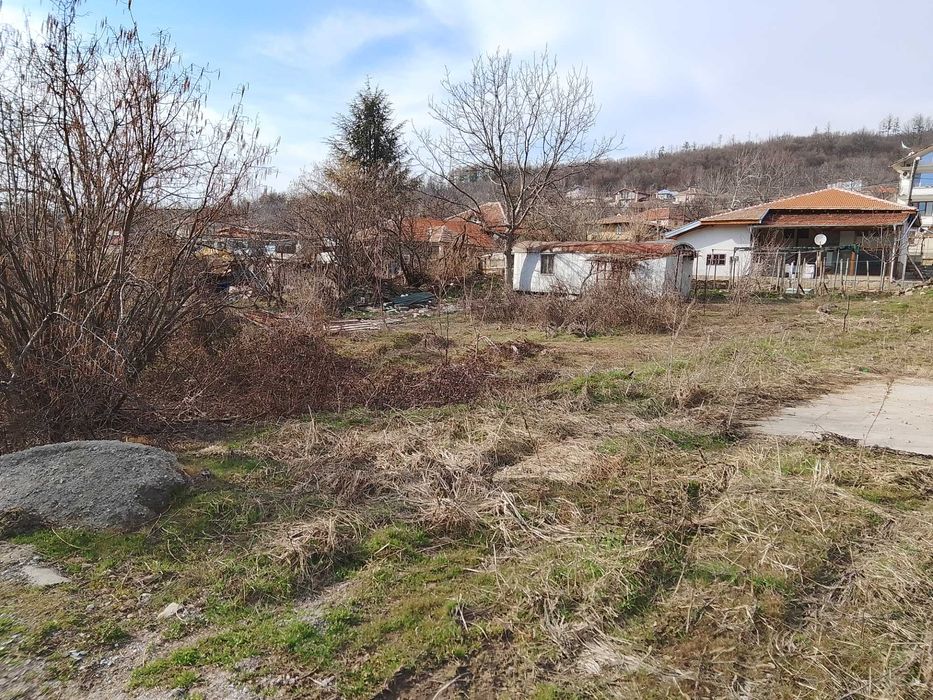 Дворно място с. Шереметя