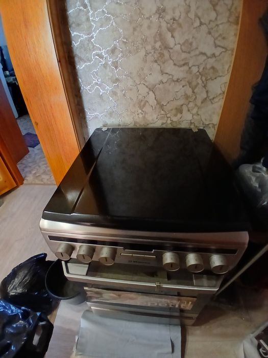 Продам плиту  Hansa