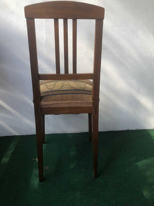 Scaun vintage din lemn masiv cu tapițerie textilă galben-bej – stil clasic