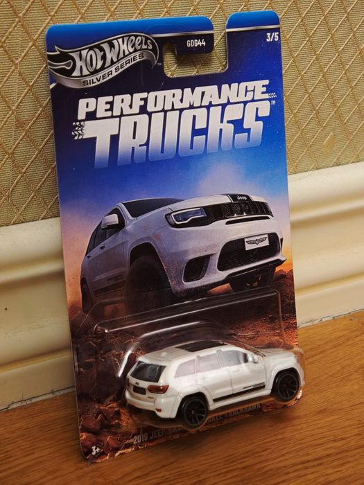 Jeep Grand Cherokee SRT Hot Wheels Silver Series