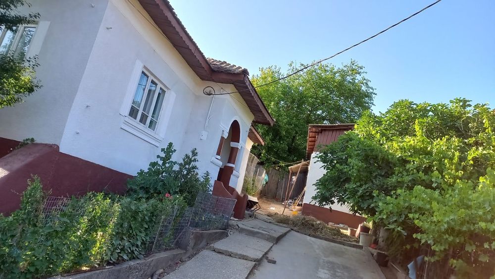 Casă de vânzare – Bucovăț, Dolj – 2 imobile, 5 camere, 1118 mp teren