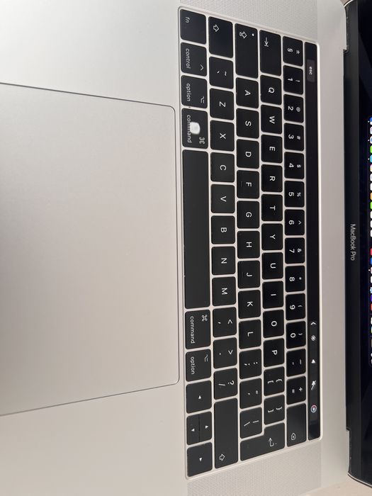 Macbook pro 15 inch, late 2017