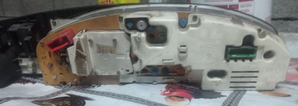 Спидометр Audi 100