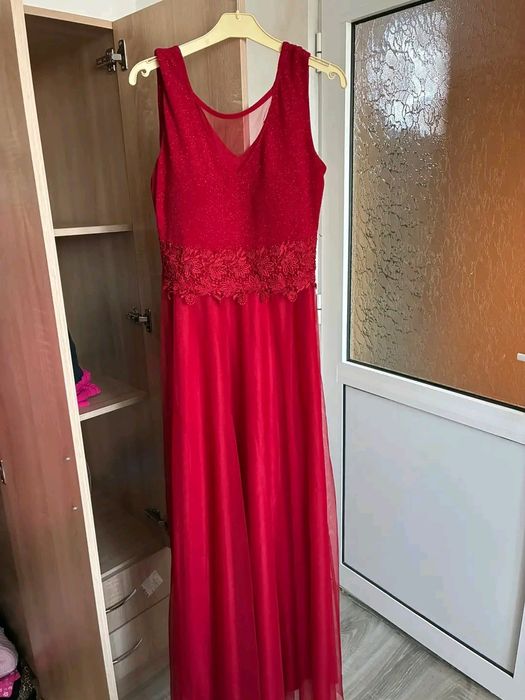 Продават се рокли!