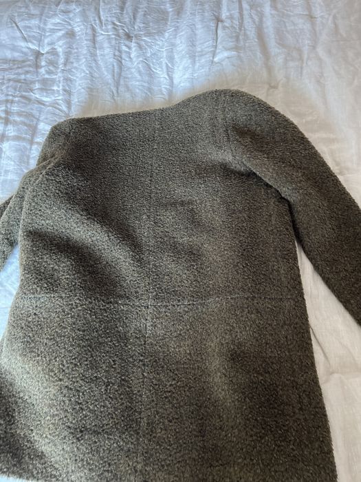 Дамско късо палто в красив тъмно зелен цвят