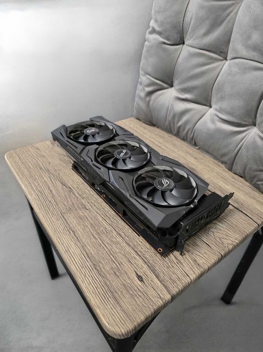 Placă Video ASUS ROG Strix RX 5700 XT 8GB GDDR6 Gaming