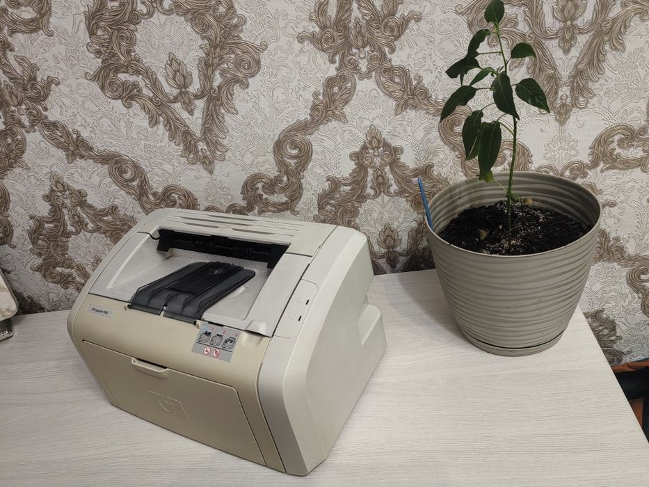 Продадим принтер лазерный hp 1018