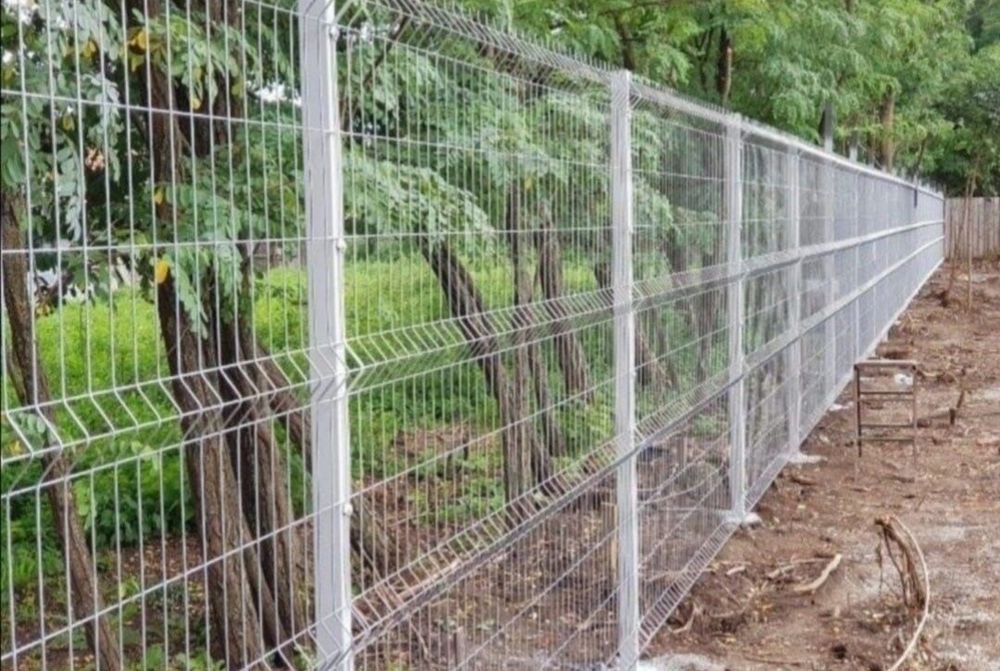 Garduri și porți din plasa bordurata împrejmuiri