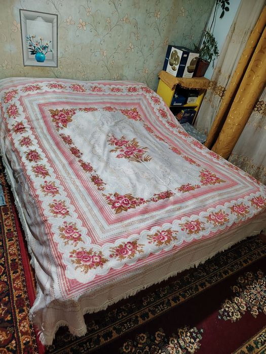 Двухспальная кровать, отдельный