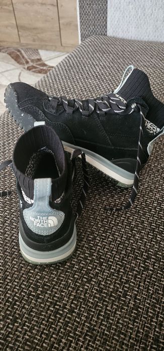 Vând ghete The North Face de drumeție