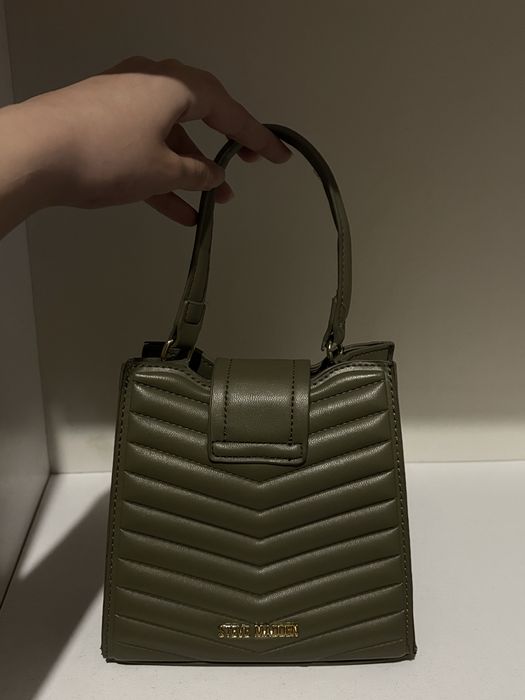 Steve Madden мини чанта в маслено зелено