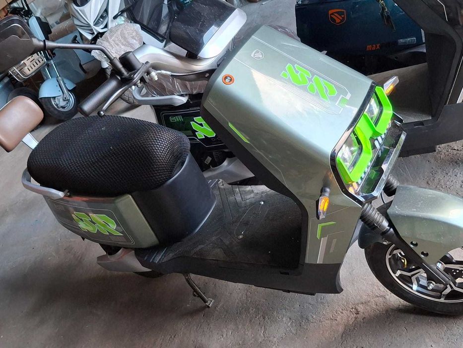 Электроскутер маневренный