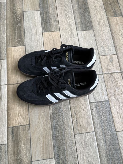 Adidas Barreda.
