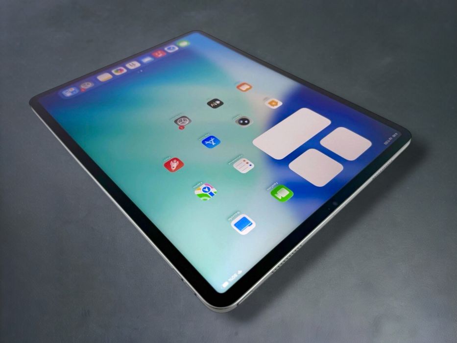 Apple iPad Pro 12.9 M1 5th Gen WiFi 256GB Gray Отличен! Гаранция!