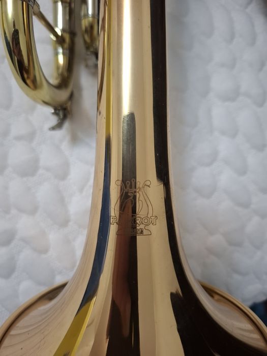 Vind trompeta din alama tonaltate Sib