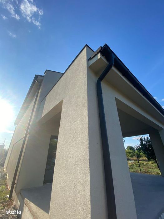 Proprietar Vand Casa TERMO  PASIVA capabila sa functioneze independent