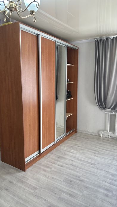 Шкаф большой для спальни