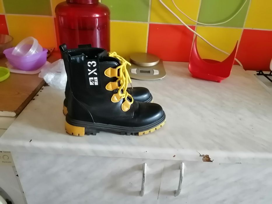 Продам красивые ботинки