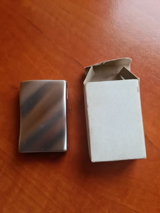 Brichete anti vant