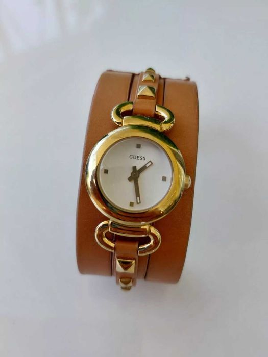 Guess W0160L4, часовник