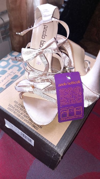 Нови дамски сандали номер 35