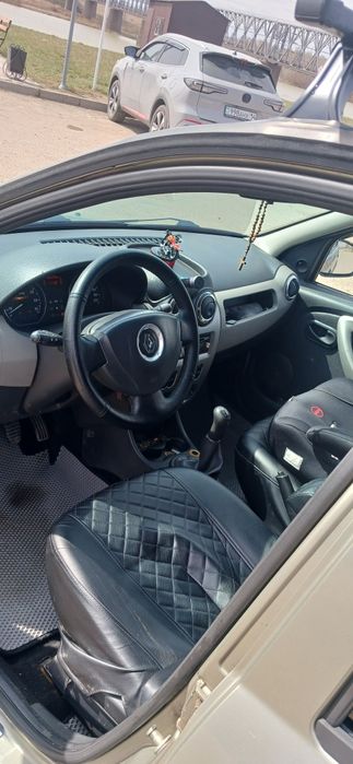 Продам рено логан 2010г