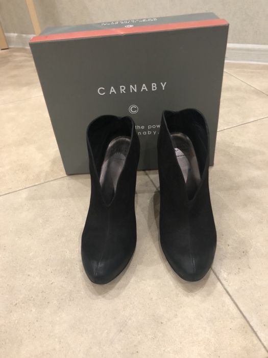 Продам ботильоны женские фирма «Carnaby»