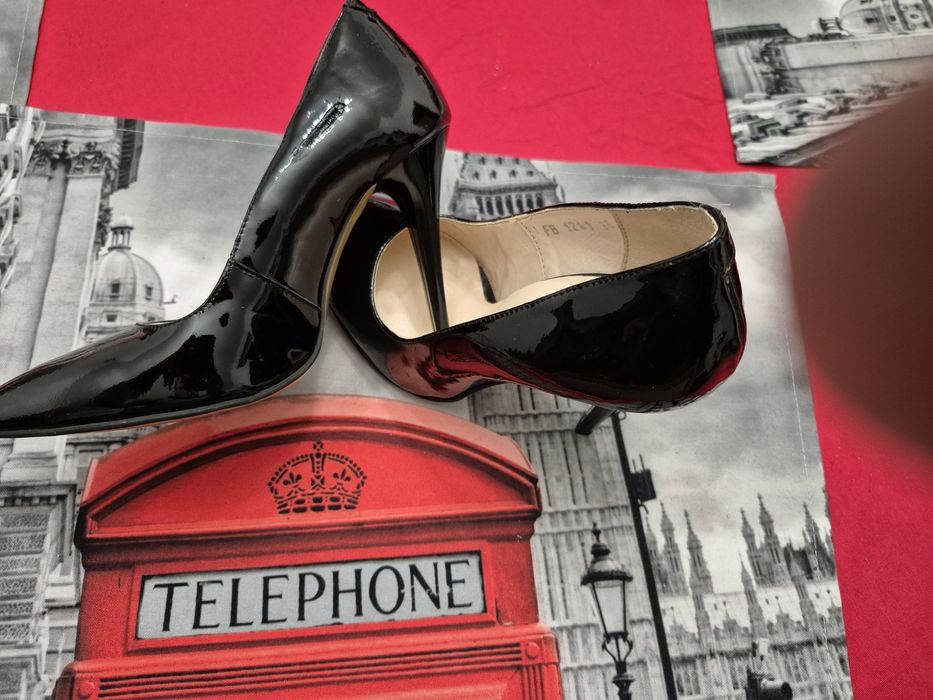 Pantofi dama purtati fara defecte