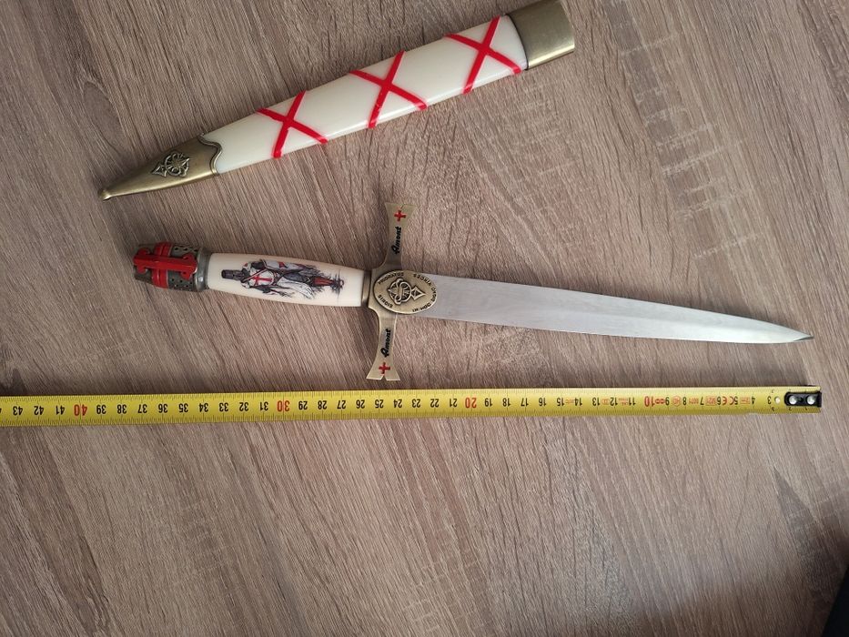 Stiletto de vânzare.