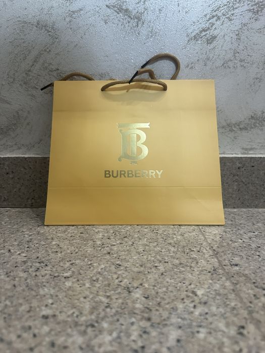 Curea Burberry reversibila