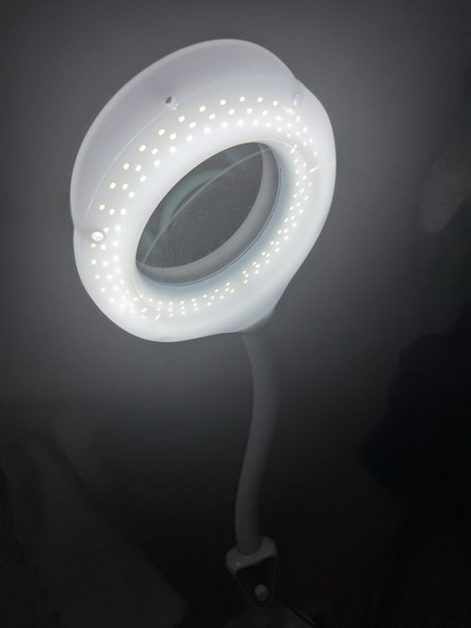 Лампа-лупа косметологическая