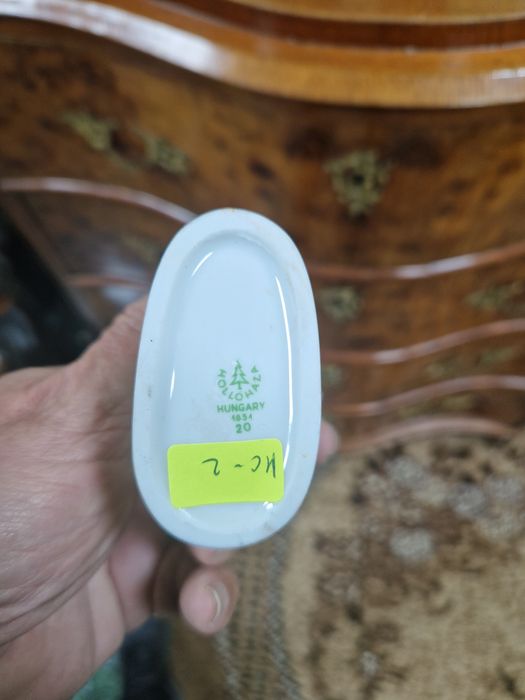 Превъзходна рядка антикварна унгарска порцеланова фигура Hollohaza