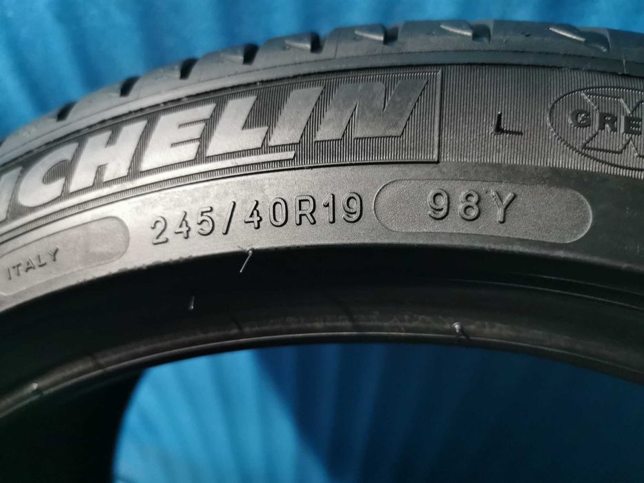 245/40 R19 - 275/35 R19 - michelin runflat 4 bucati