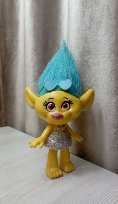 Продам игрушки Тролли из мультфильма.