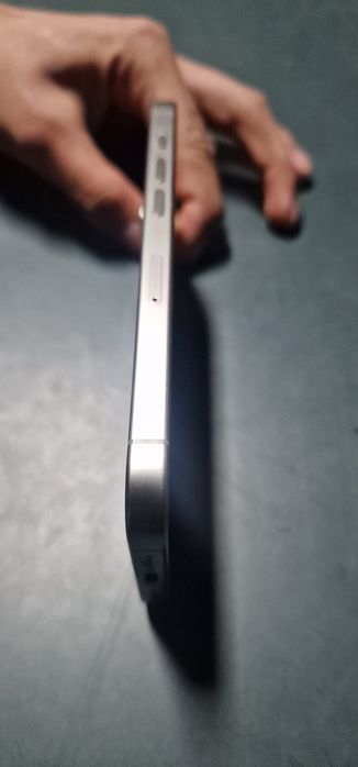 Vand iphon 15 pro 1TB