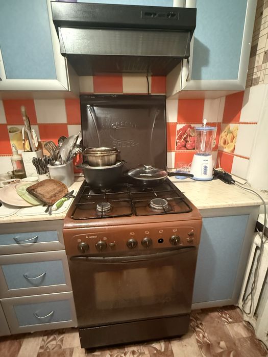 Продам плиту с вытяжкой