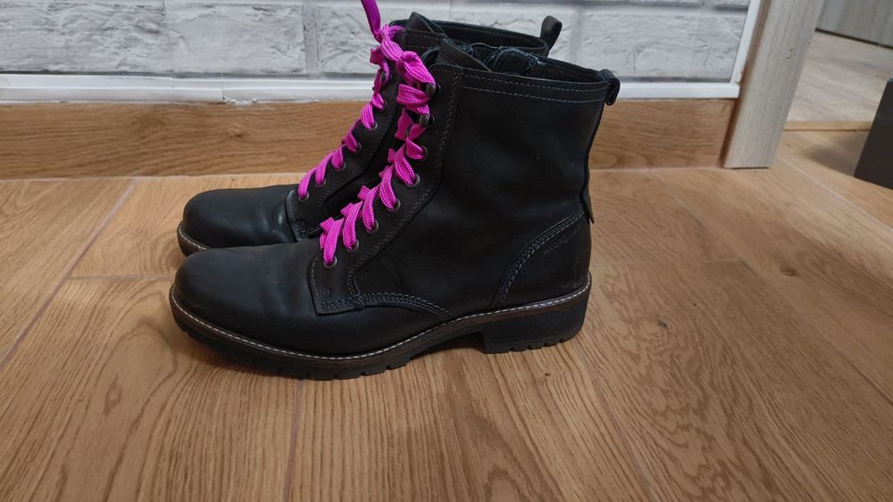 Adidași UGG/ Ghete Ecco / Ghete Reiker