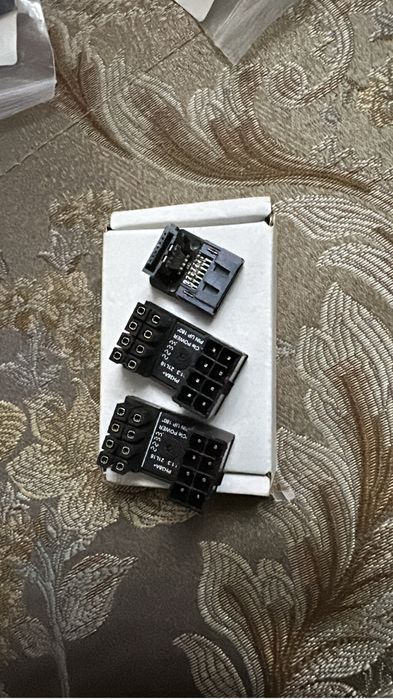 Продам угловые адаптеры.