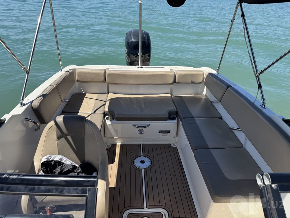 Продается американский катер Bayliner vr4