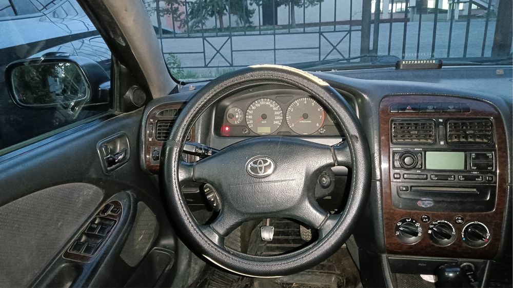 Продам машина тайота авенсис