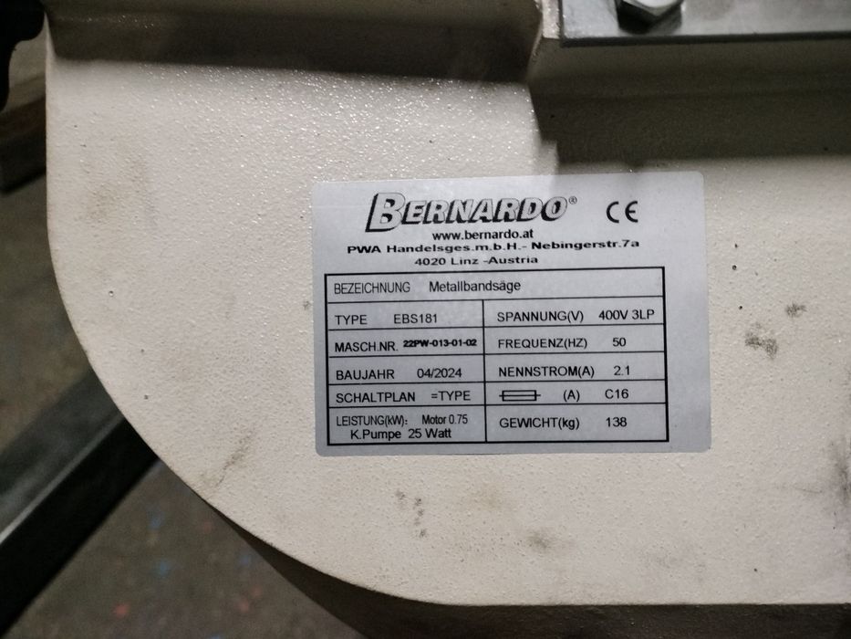 Fierăstrău cu banda pentru metale