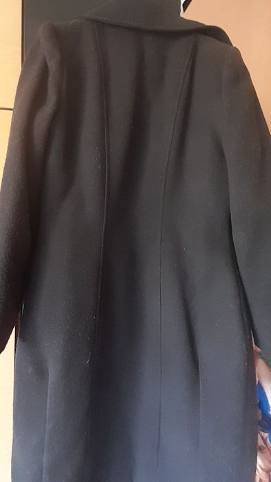 Vînd,haina CAȘMIR negru mas.42-44.