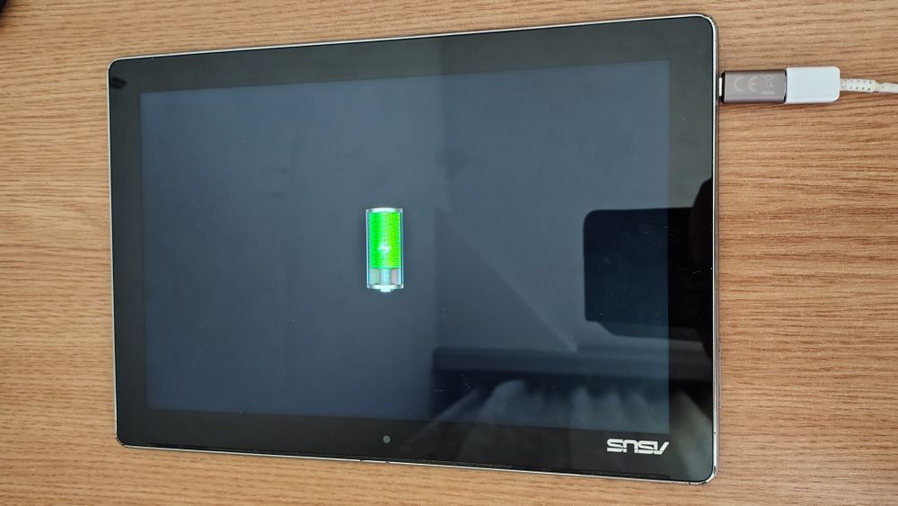 Telefoane+ tableta Asus ( nefuncționale)preț pentru toate 150 lei.