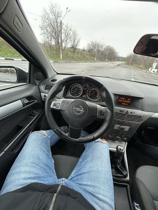Opel  astra  GTC