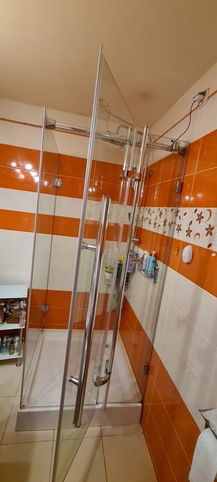 Cabină de duș din sticlă