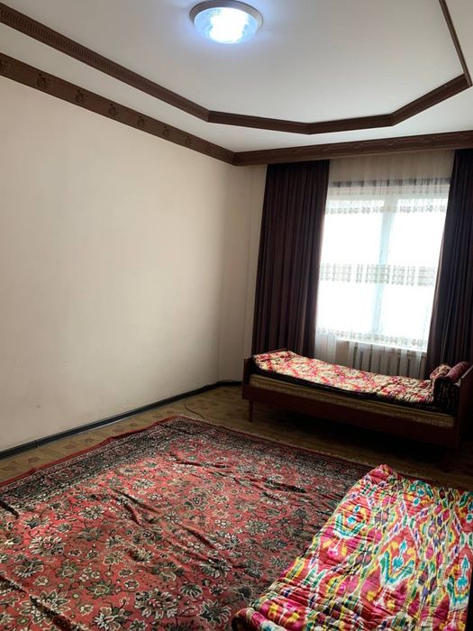 Bez makler G’alaba bog’ini oldida uy