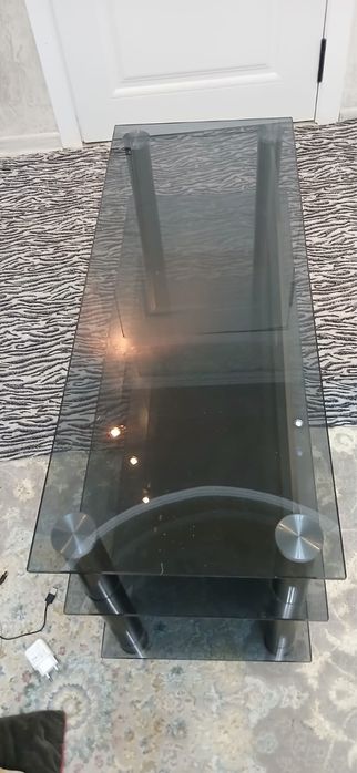 Стол стеклянный в хорошем состояние
